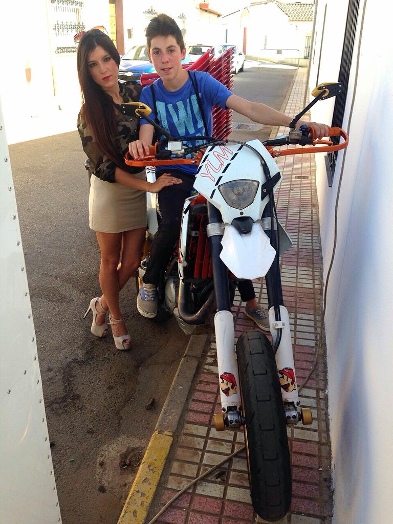 YaniLucimore's tweet photo. Buen #SanIsidro al lado de mi hermano. Y con mi familia :) http://t.co/DlPMT7FDax