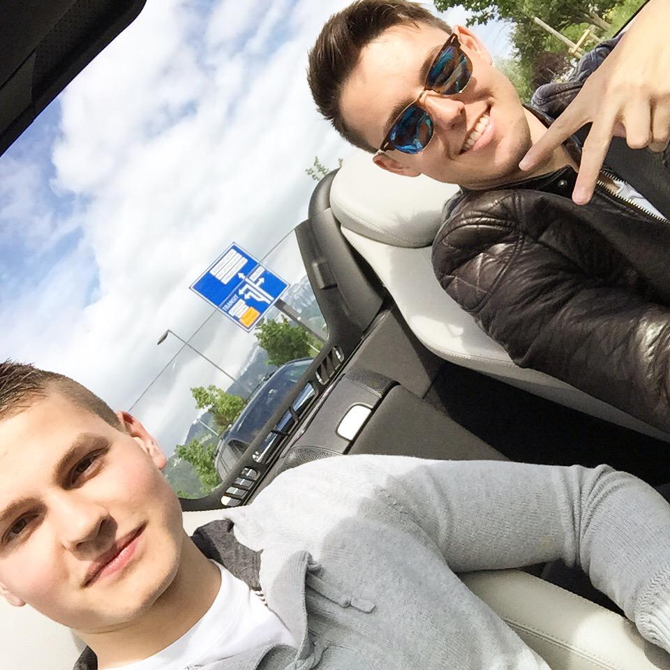 gmail_luc's tweet photo. Today we went driving with the #Mercedes #SL 350 #Cabrio #beautiful #weather http://t.co/KA9P3OeCHc