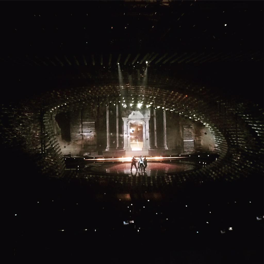 Autumn leaves for F.Y.R. Macedonia! #Eurovision #BuildingBridges
