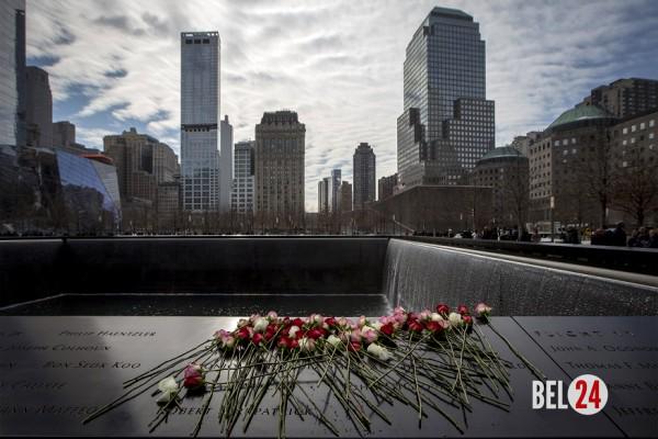Башни близнецы памятник. Памятник 11 сентября в нью-йорке. Башни близнецы памятник. Национальный мемориал и музей 11 сентября нью-йорк. Мемориальный парк в нью йорке.