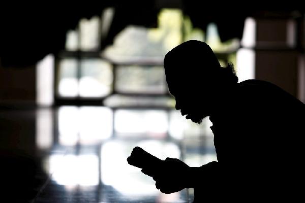 adefahrizal's tweet photo. Melagukan Al Quran dengan Langgam Jawa, Bolehkah? : http://t.co/wEHyZqoLnL http://t.co/LcC05M035t