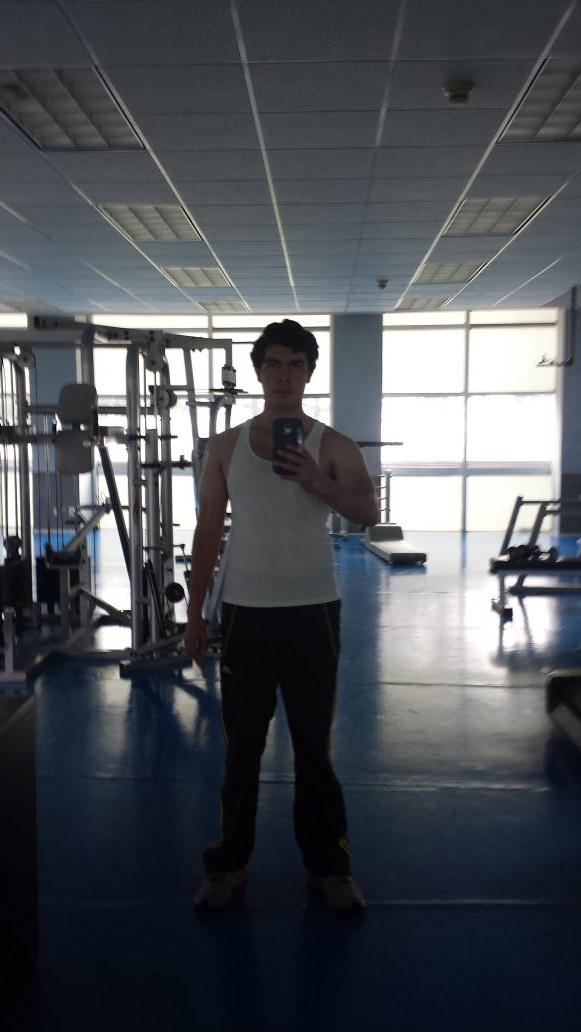 r_loyis's tweet photo. #MotivationMonday first workout of the week #chestday #barbrotbers #AllDayEveryDay #8AM #NooneElseHere http://t.co/fAa5nfrrB5