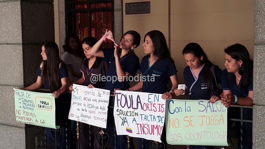 leoperiodista's tweet image. Estudiantes Odontología #ULA exigen urgente  dotación y recursos para funcionamiento.....#ULAhora0