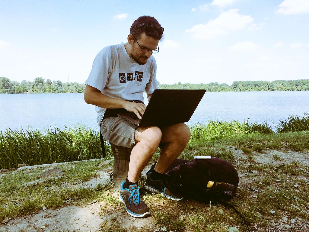 ramirez_oriley's tweet photo. Today's office will be at "lago inferiore"/ day off in #mantova #clubriot #vodkajuniors http://t.co/nVFf8P8QW1