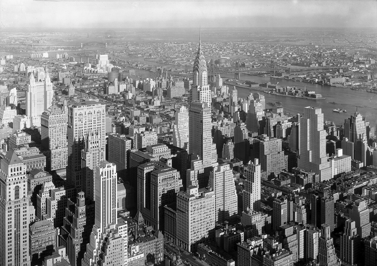 ConseQchance's tweet photo. "The city view from the floor was breathtaking, something you’d expect from a Manhattan skyscraper." #TeamChance http://t.co/WmR6srfBk6