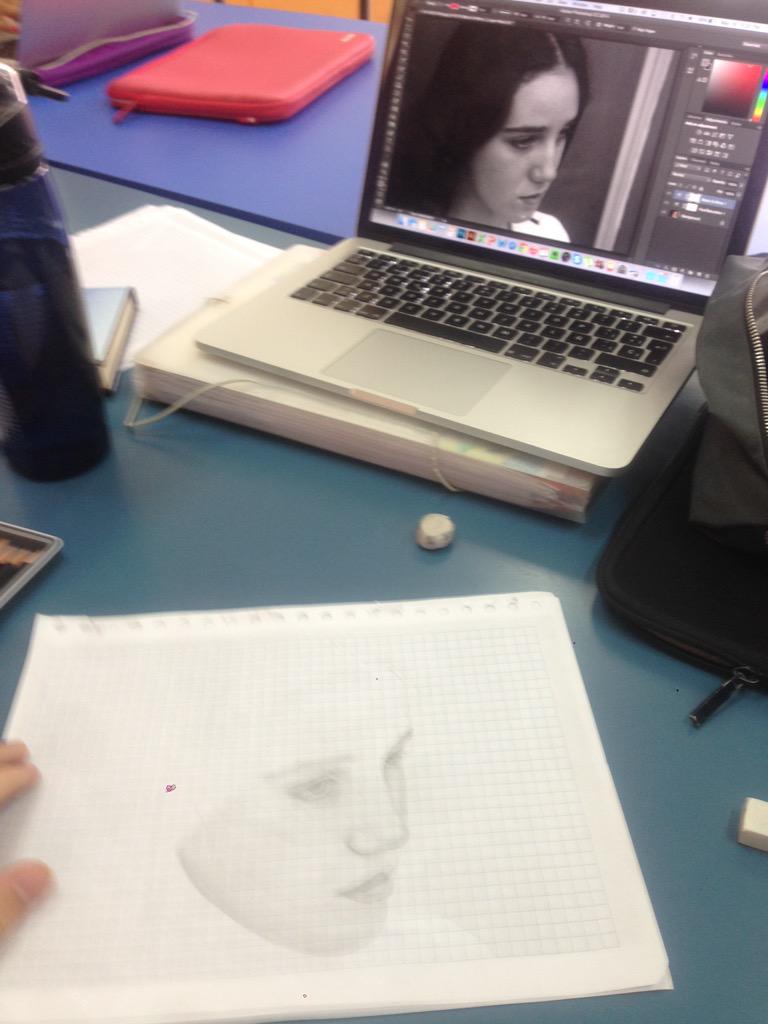 JoeBonnici's tweet photo. @17jonrub working on one of his artworks @rlizier #ia2017 #fdrinnovators http://t.co/4eMO5aGf6W