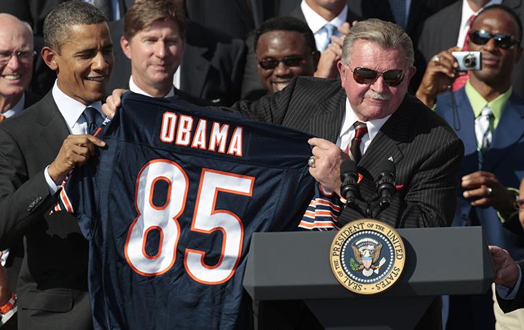 ChicagoBears's tweet photo. Thanks for the follow and your loyalty @POTUS ... Hope to see you (again) at Oval Office after 2015 NFL season! http://t.co/pWPE0t8xJd