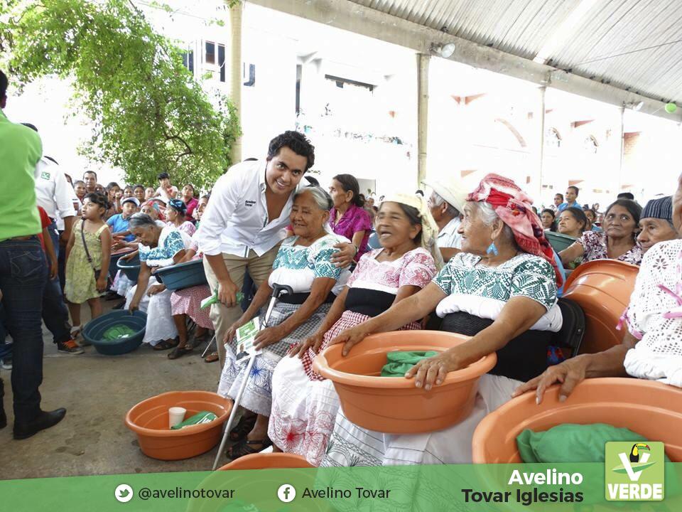avelinotovar's tweet photo. Quiero compartirles fotos de nuestro evento en Huehuetla, con motivo del día de las madres http://t.co/6wljxxjJZB