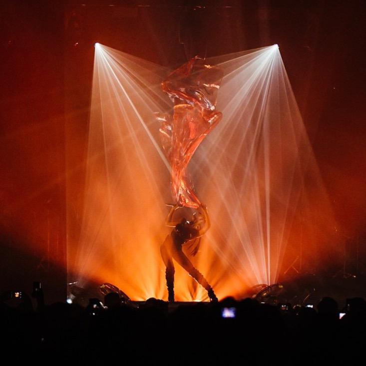 revolttv's tweet image. .@FKAtwigs performed at @TheBKLYNHangar last night for @RBMA #RBMANYC 

📷 by @thesupermaniak 

REVOLT.tv