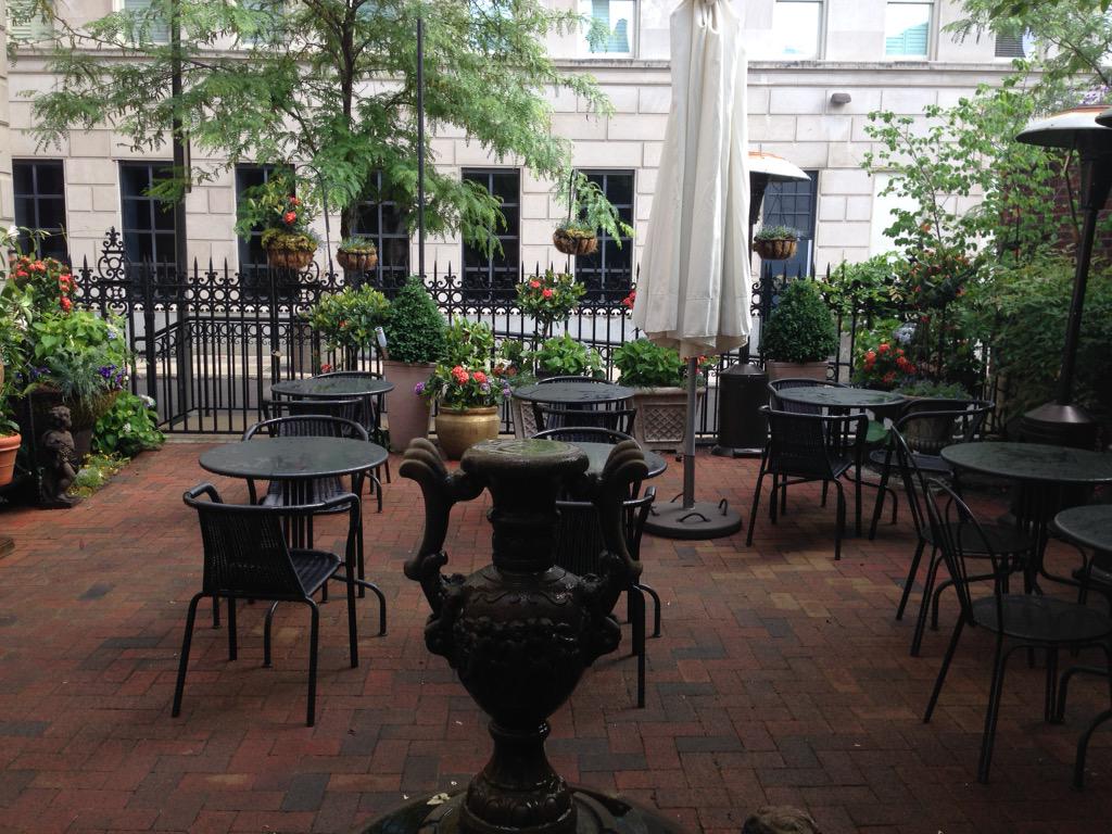 LeCheriPhilly's tweet photo. Open tonight #penngraduation #penncommencement http://t.co/xy0SJmFcMU