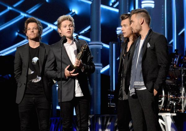 .<a href="/onedirection/">One Direction</a> thanked <a href="/zaynmalik/">zayn</a> at last night's #BillboardMusicAwards and we can't even... mtvne.ws/20sTD9