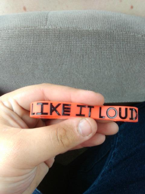 ColinNeffDesign's tweet photo. @SWStheband @Kellinquinn just got a new SWS bracelet from @HotTopic http://t.co/lMGi0JjicS