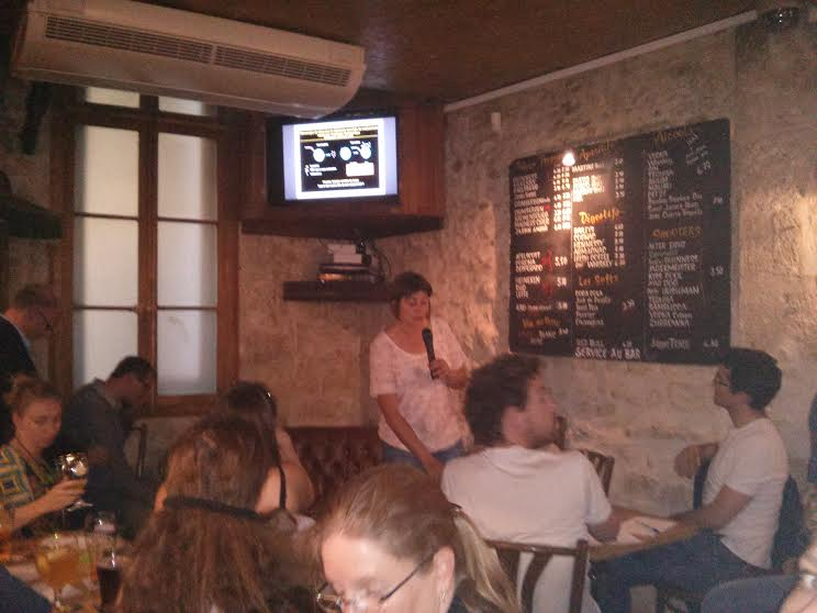 Magali Gary-Bobo talking about nano-snipers that target cancer, as part of  @pintofsciencefr in Montpellier.