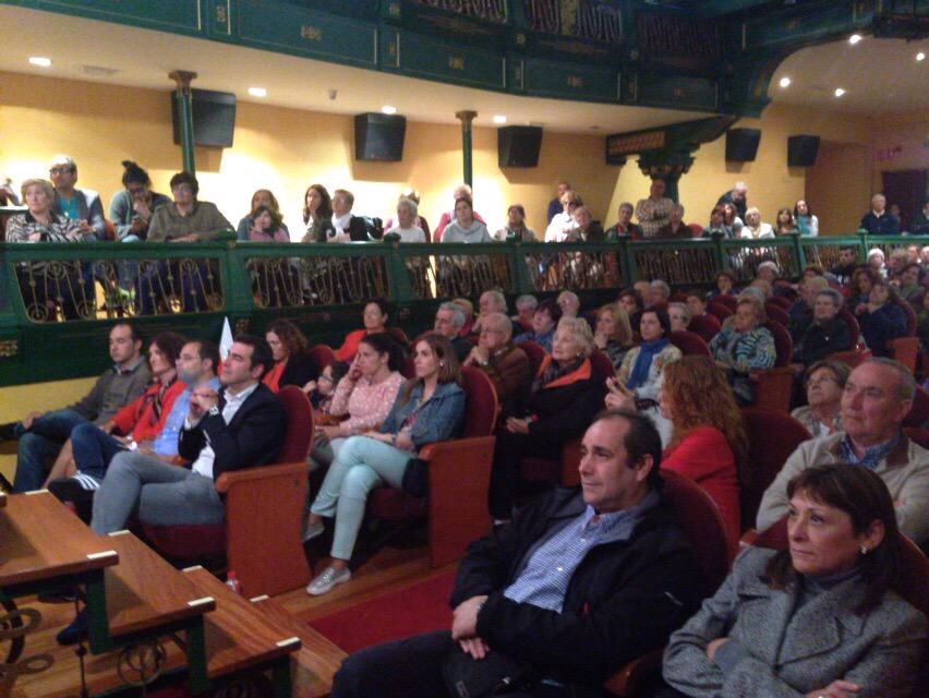 En #Santoña, con Sergio Abascal y @EvaDiazTezanos, la 
#nuEVApresidenta de #Cantabria. #GobernarParaLaMayoría.