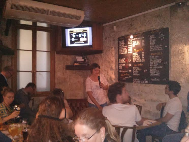 Magali Gary-Bobo in Montpellier, France showing how she uses nanoparticles against cancer #pint15 @pintofscienceFR