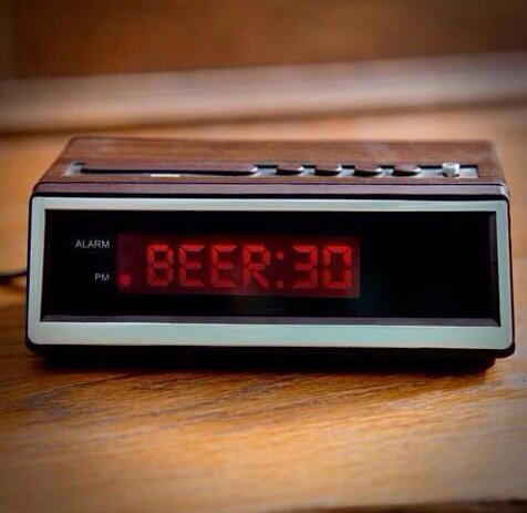 CauseWereGuys's tweet photo. Well would you look at the time http://t.co/3EuLIMpZan