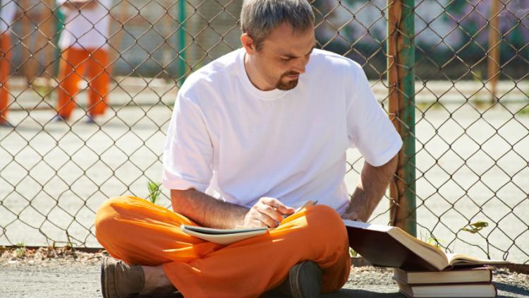 Improve prison education to cut crime, government urged ow.ly/N656A