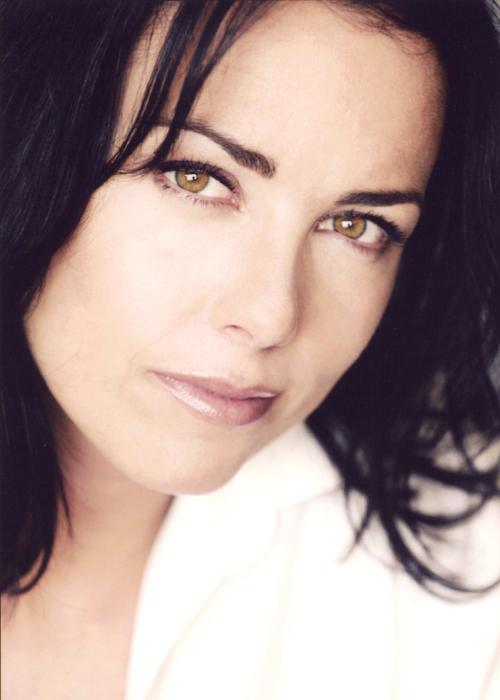 ShadowhuntersTV's tweet image. Congrats to @Mllemaximroy, she's been cast as Jocelyn on #Shadowhunters! #WhoIsJocelyn