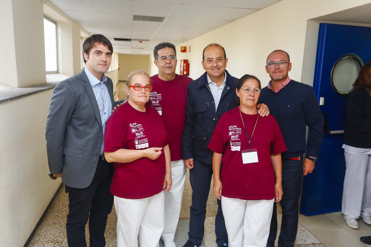 Juanjocardona_'s tweet photo. Gracias a todos ellos por las ganas y la disposición en aprender para prestar los mejores servicios profesionales. http://t.co/OaTVFFD1xf
