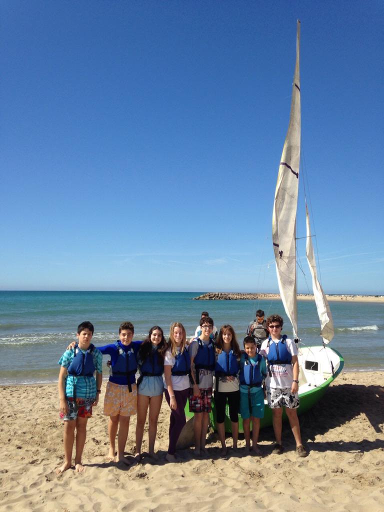 mercedaries's tweet photo. Bateig de vela al Club Marítim de Cubelles per 2n ESO, quin dia més maco! http://t.co/wCMZs9zPQ5