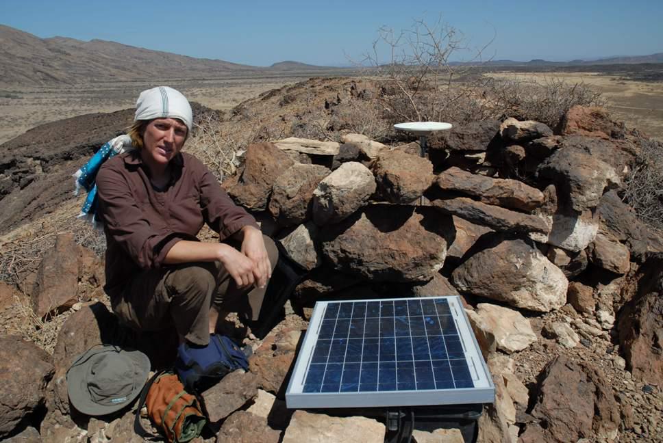 timwright_leeds's tweet photo. Fieldwork in @Afar_Rift relies on #girlswithtoys 
[thanks @EatTheCrust, @JulietBiggs, @BGSvolcanology] http://t.co/DKQZ8o1hSM