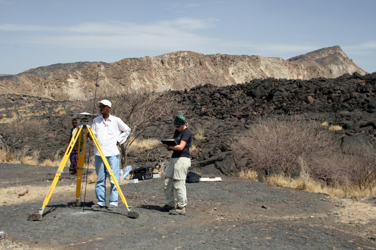 timwright_leeds's tweet photo. Fieldwork in @Afar_Rift relies on #girlswithtoys 
[thanks @EatTheCrust, @JulietBiggs, @BGSvolcanology] http://t.co/DKQZ8o1hSM
