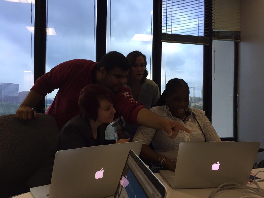 ecdolive's tweet photo. How many designers does it take to figure out how to delete guides in @sketchapp? #hoveringartdirectors http://t.co/XD2OnhpPn5