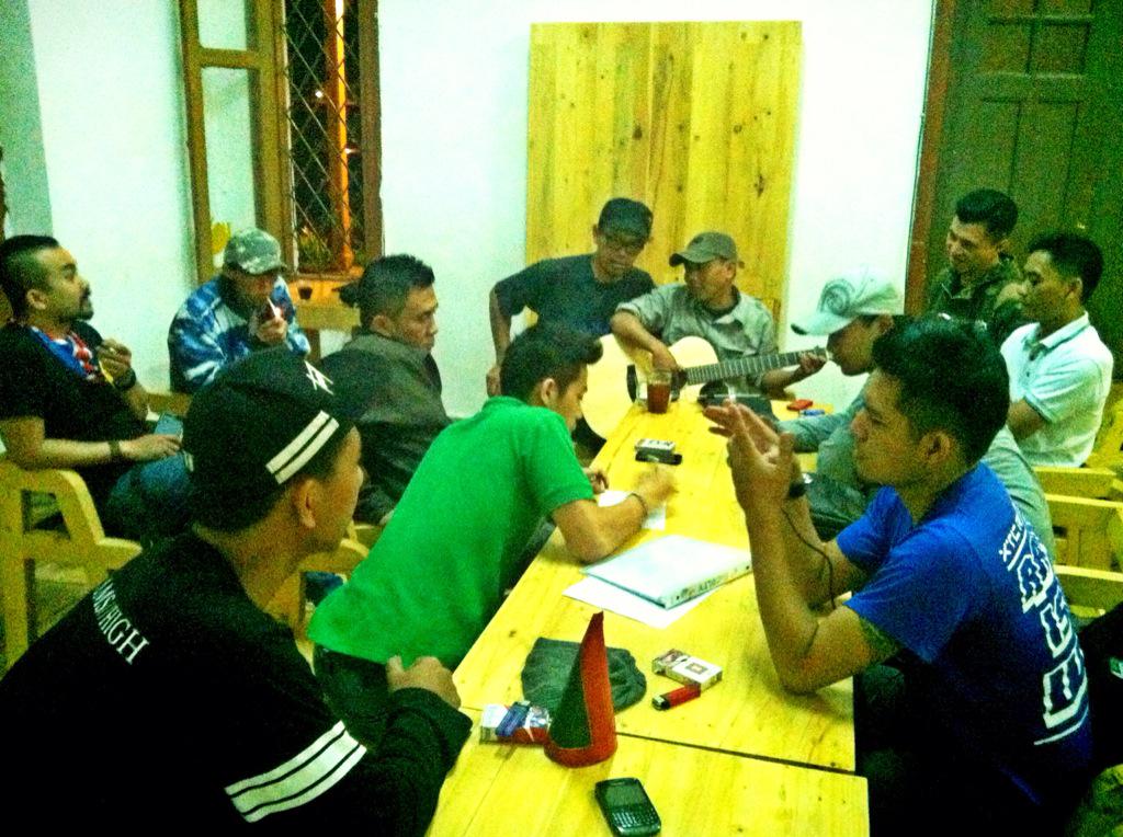 Pembuatan mars <a href="/XTC__Indonesia/">DPP XTC INDONESIA</a> bersama ayah <a href="/pidibaiq/">Pidi Baiq</a> ,kang @ERWINMADMORON dan Jajaran Pengurus MUBES XTC Indonesia