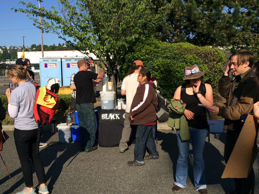 AdventureCkr's tweet image. Activists say workers being turned away #YouShellNotPass plans to block access to T5 for hours #LiveonKOMO here