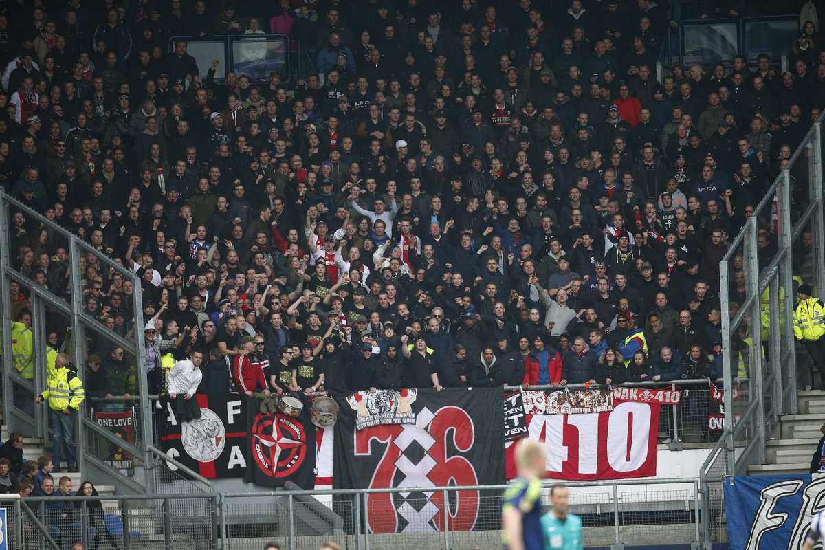 AjaxFanatics's tweet photo. Ajax houdt Feyenoord en PSV achter zich in ranglijst uitsupporters #Ajax: http://t.co/4RXcZffGZz http://t.co/yhgK5xyqrP
