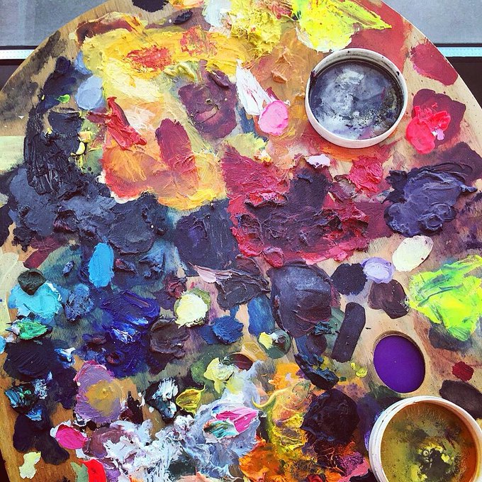 La paleta siempre con variedad de colores #painting #art #artist ?? http://t.co/hnpeaKdVbJ