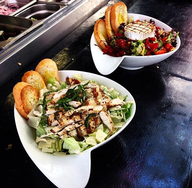 ibizarocks's tweet photo. @ibizarocksbar is officially open for business in Playa Den Bossa. Anyone fancy a spot of dinner? #bossabar http://t.co/GAWf4vppSg