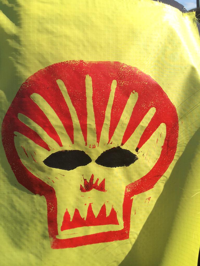 DanEnviroCannon's tweet image. Hey! Hey! @Shell oil rigs got to go! #ShellNo #YouShellNotPass