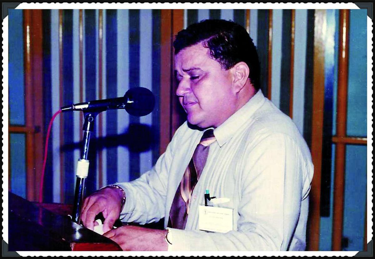 Uzivatel Alvaro Monterrosa Na Twitteru Fertilizar Con Abuelo En El Cielo Fallecio Mi Profesor Octavio Pantoja Dios Me Ayudo A Convertirlo En Abuelo R I P Http T Co Ecmte5mpls