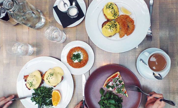 #HappyVictoriaDay! Celebrate w/ brunch in @gastown via @georgiastraight ow.ly/MUouJ #BESTPlacestoEat