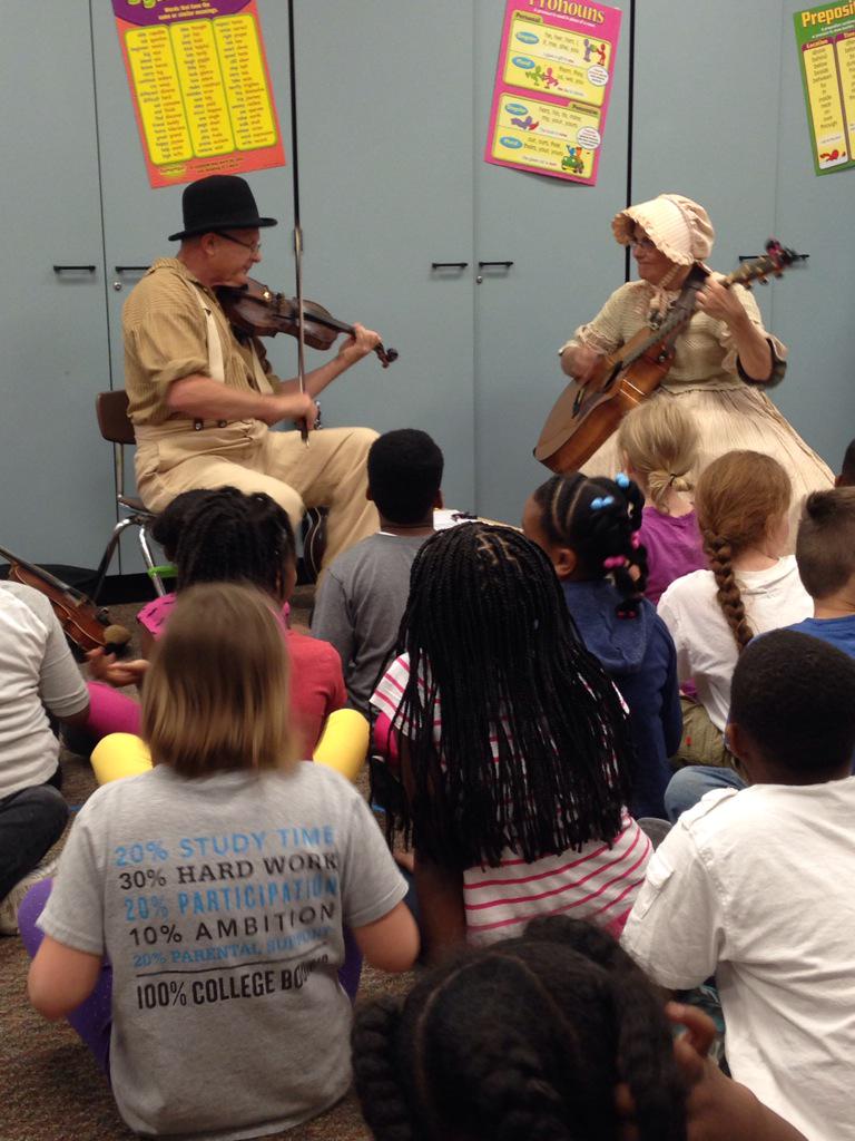 kimber_mca's tweet photo. Gettin our fiddle on! #BooneDaze #centersd http://t.co/bxS7OGzK7f