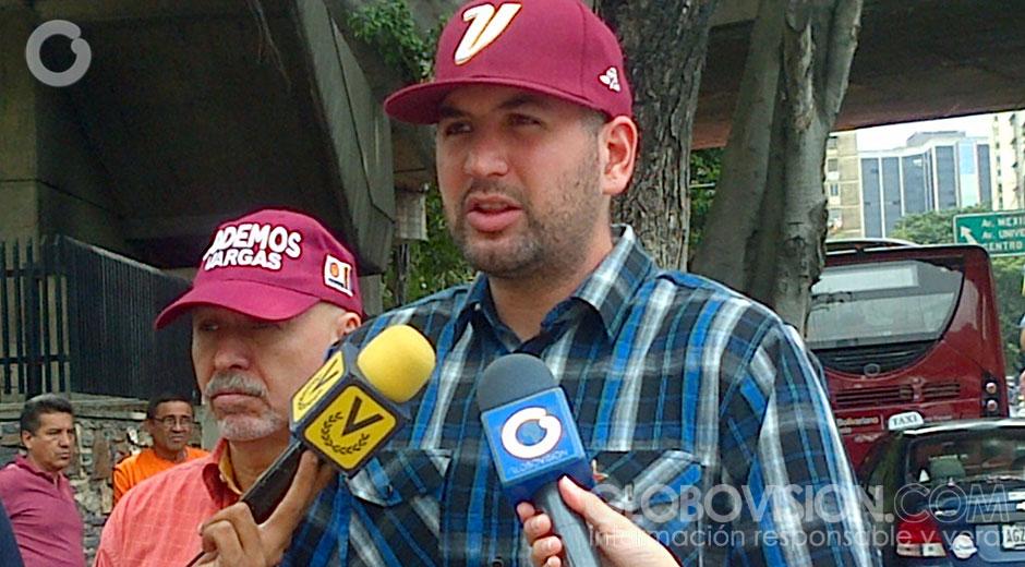 globovision's tweet photo. Podemos calificó de "escuálidos" las primarias de la MUD http://t.co/wiupgDLnXI http://t.co/bophNPgOUz