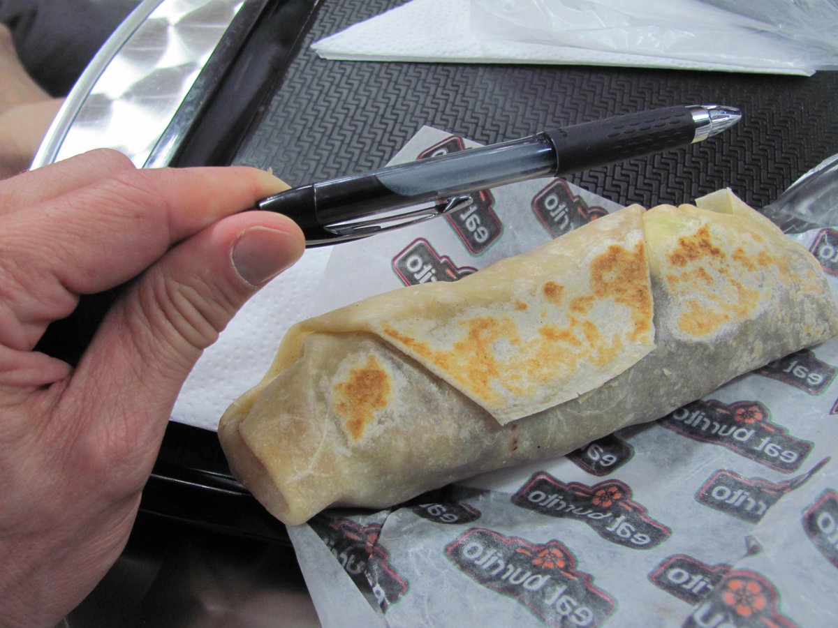 Burritos of Colombia: Are they REALLY burritos? <a href="/nextleg/">EASYMOON</a> <a href="/harmonleon/">harmonleon</a> nextleg.com/2015/05/18/bur…