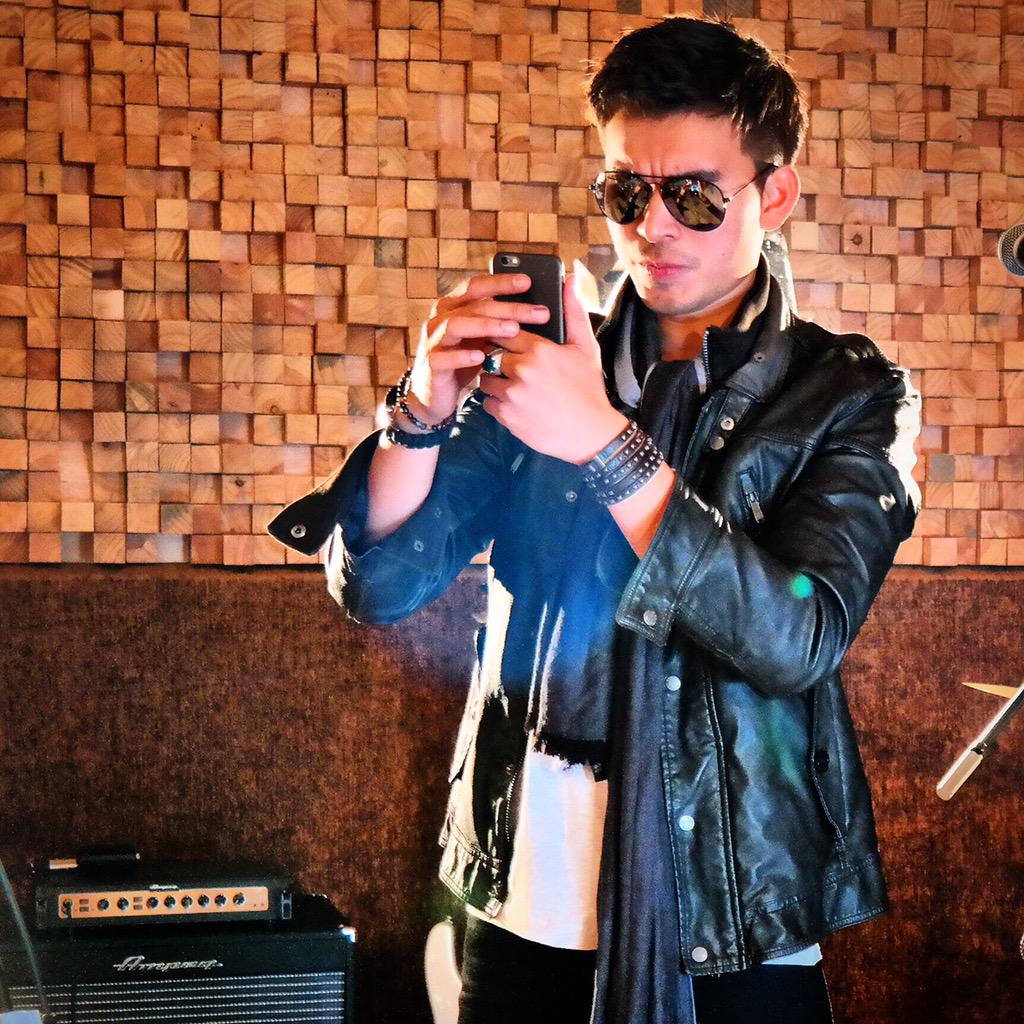 rendyherpy's tweet photo. Alhamdulillah beres hari ini..smoga pada suka hasilnya #moveon5 http://t.co/DN3jVaJTzz