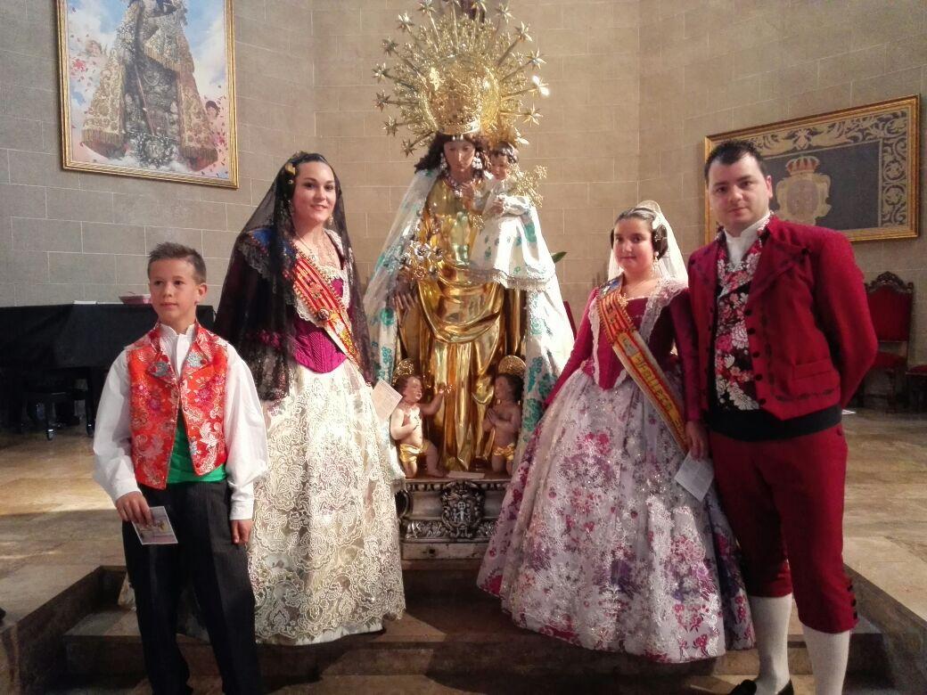 FallaFiliberto's tweet image. Les nostres FM 2015 Carla i Raquel en el besamans @MalaltdeFalles @act_fallera @ayuntcatarroja @act_festera