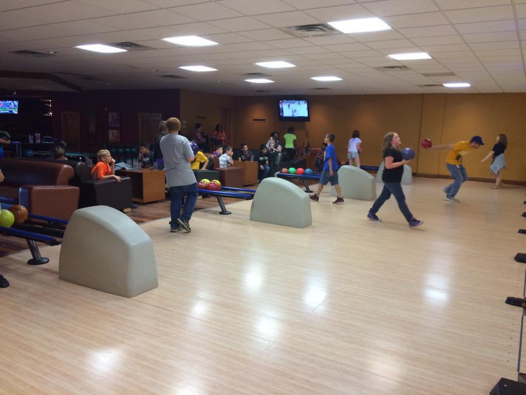 5th Grade Fun Day at @Diamond_Bowl! <a href="/ProcterLions/">Procter Elementary</a> #isdstrong