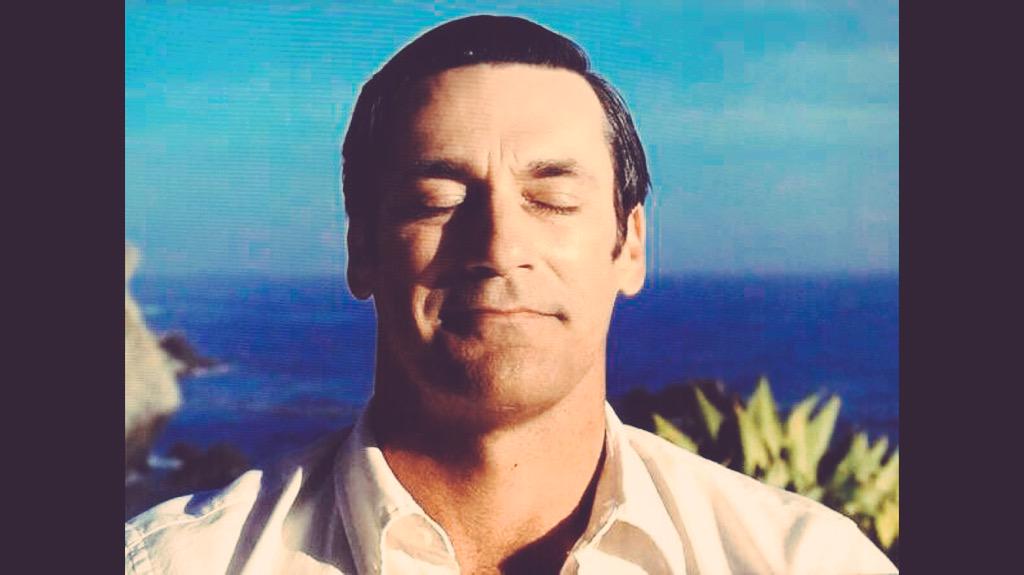 Carla_madmen's tweet photo. Here's something I've never seen before. A smiling Don Draper. http://t.co/vmylDWYUnN
