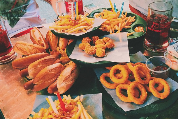 100montaditos's tweet photo. Te estamos esperando que... ¡hoy #PartimosElEuro! 🙌
(Foto: @enginyildirmaz) http://t.co/oTZAIhFDr1