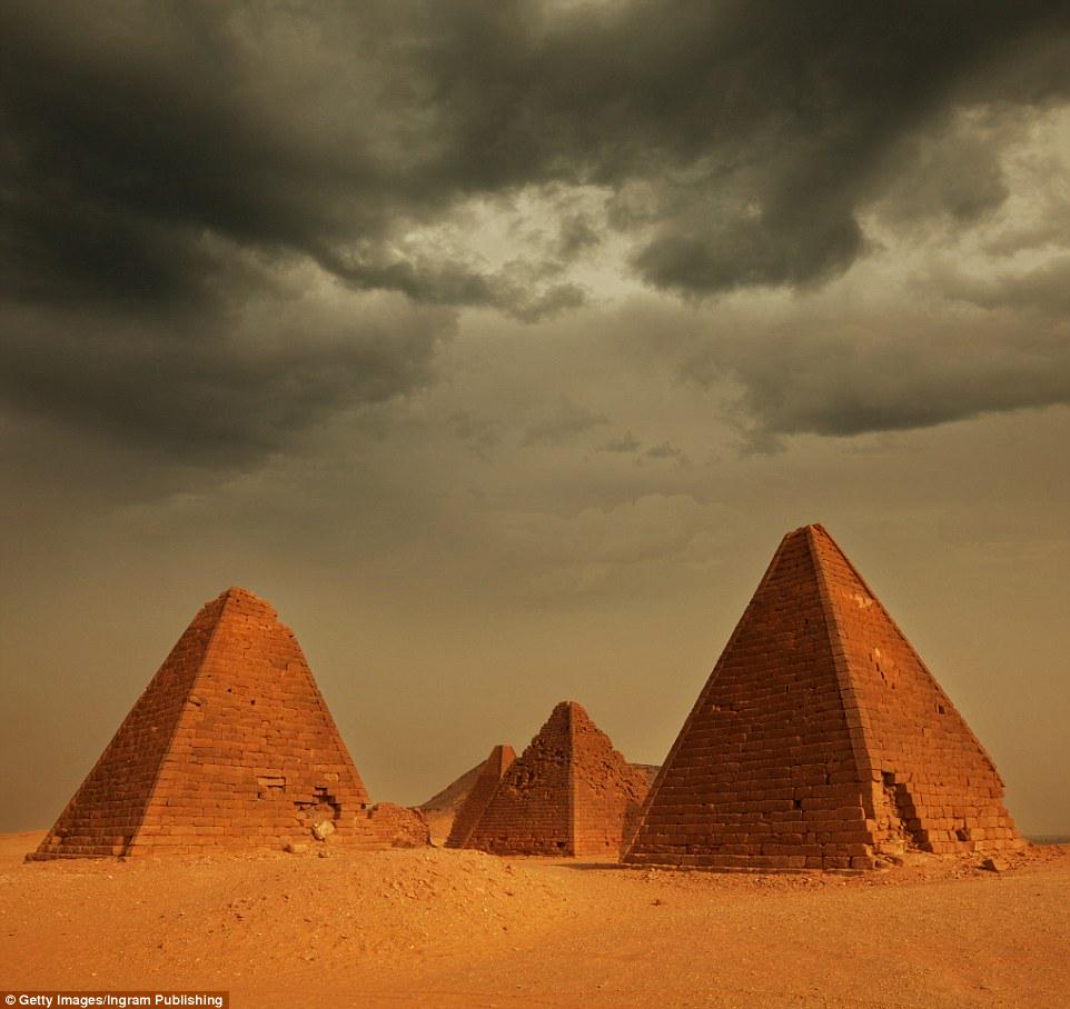 whencyclopedia's tweet photo. #Meroë in #Sudan, the #WorldHeritage Site that remains in Egypt's shadow http://t.co/q4XjEznTKJ via @travelmail http://t.co/m8G9I04lFi