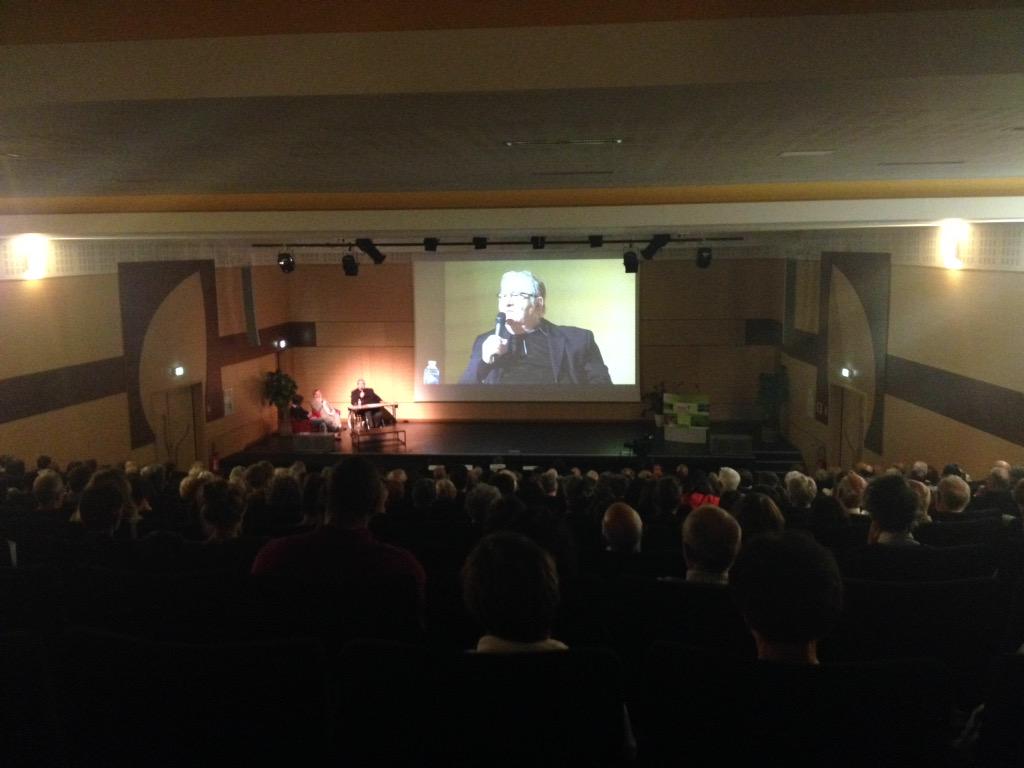 terrabotanica's tweet photo. En direct de la conférence sur la biodiversité par Jean-Marie PELT. #Angers #Biodiversité #botanique http://t.co/fX33G9VatW