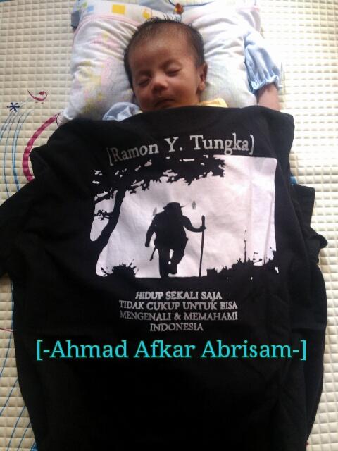 fans_ramon's tweet photo. Semoga putraku Menjadi petualang sepertimu mas bro @RamonYTungka ..
Bismillah... salam ngene \m/... http://t.co/CAync3kyVP
