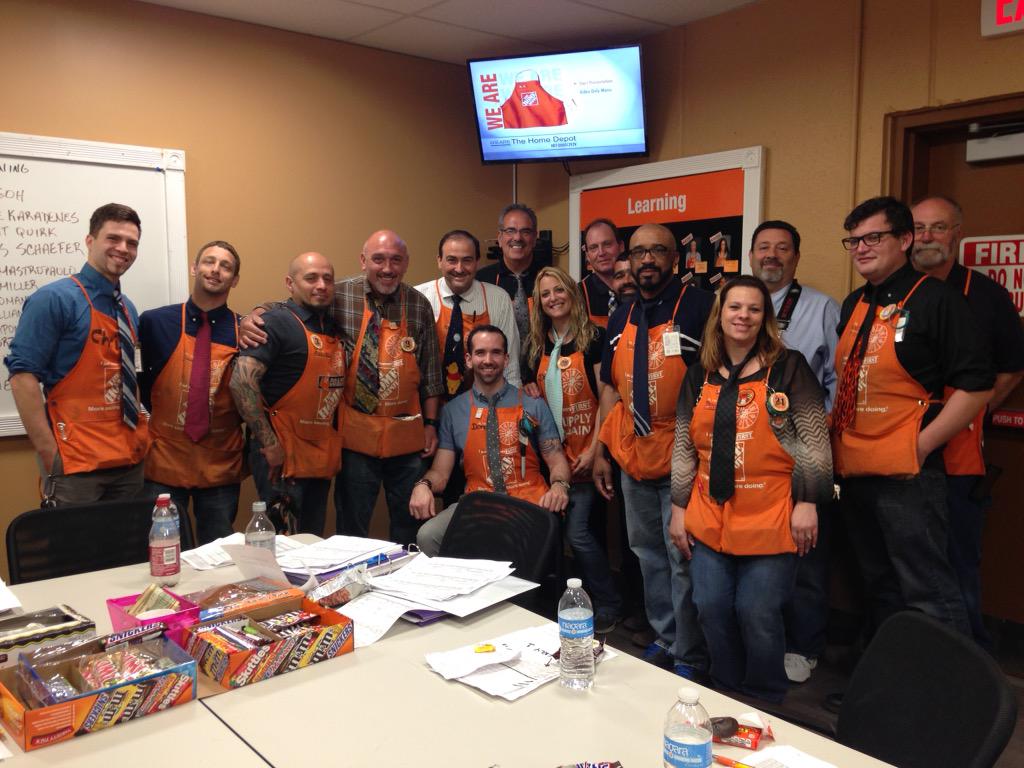 DeerParkHD's tweet photo. It's "DON" Day at 1285. #wearYourTie #keepWorkFUN @JayRabinowitz1 @mespo2013 http://t.co/Z9B5UXajYX