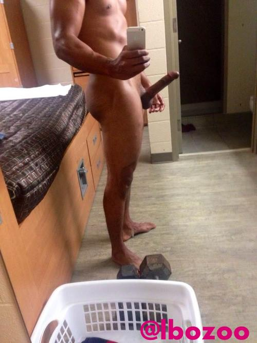 BtmInPE's tweet photo. #mandingoCock #HumpDay #fucme #HornyAF http://t.co/dW5KhFL0NQ