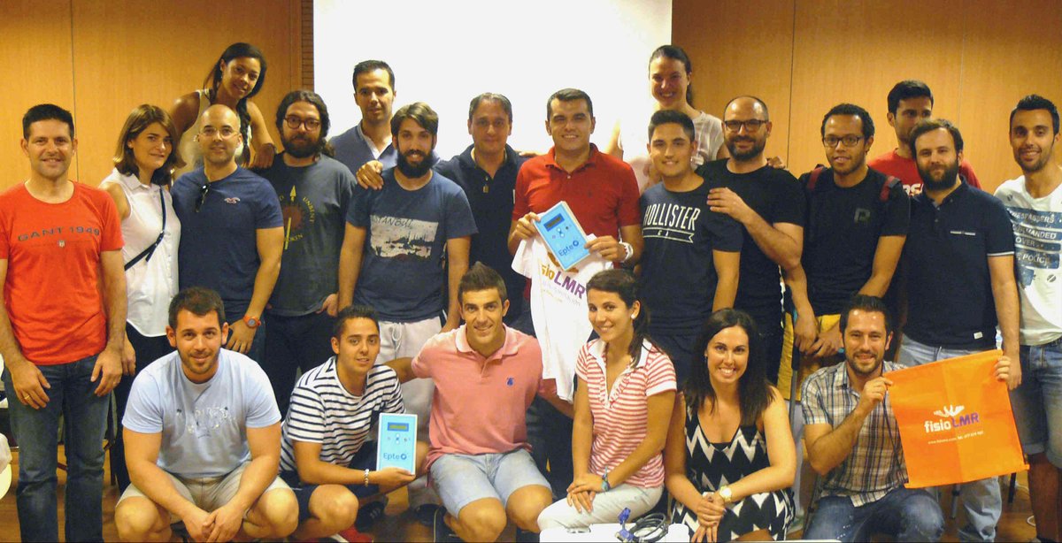 ionclinics's tweet photo. Fotografía de @jlariasfisio con el equipazo de #fisio del pasado #cursodeEPTE en #Sevilla. http://t.co/L48NThwYsO