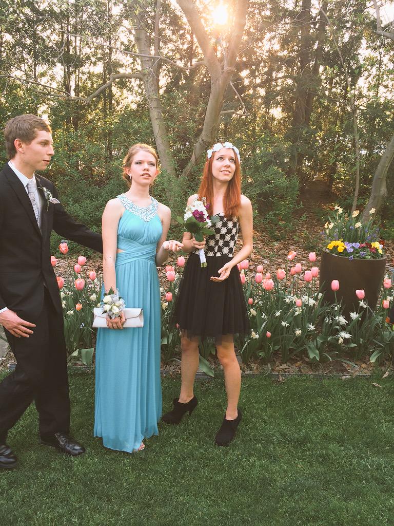 mariscrane8's tweet image. And here's my blood related sister &amp;amp; I looking classy and confused as usual @qbabes_ #Itsclean 😹😹😹#sisterlyloveorw/e